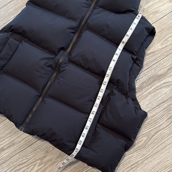 Nuuds Cropped Puffer Vest - Picture 13 of 13